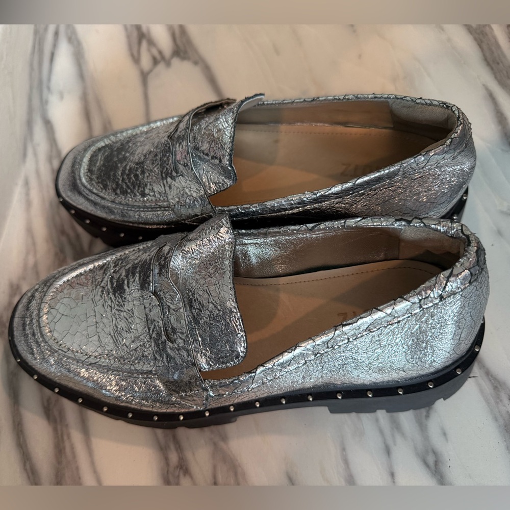 Schutz Christie Studs Crackled Leather - Picture 16 of 16
